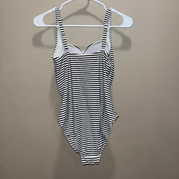 Bond-Eye Australia Women’s Gray Striped Ruched One Piece Swimsuit US 8 D/DD - Picture 4 of 10